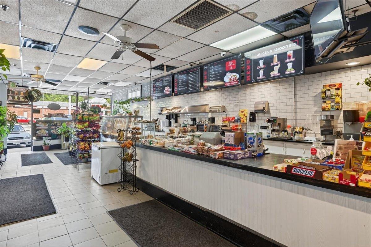 #5 photo, 710 Portion Road, サフォーク郡 Lake Ronkonkoma , NY 11779