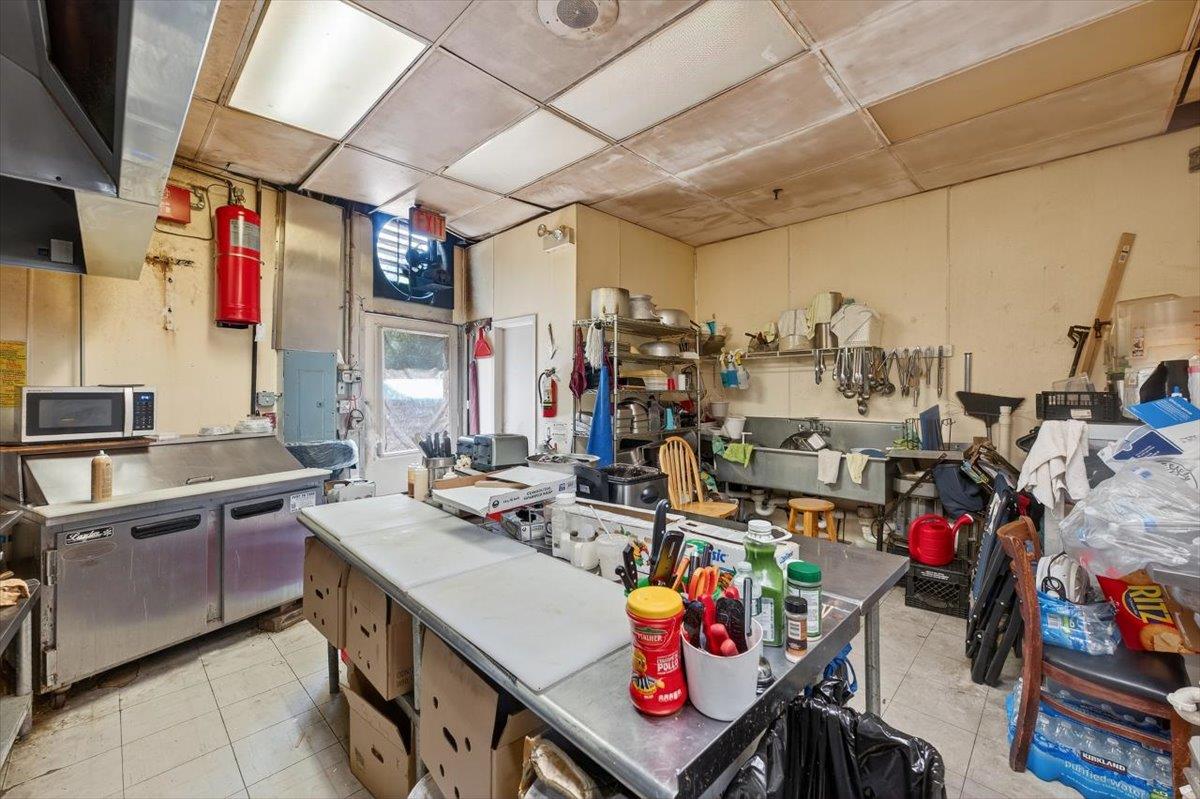 #8 photo, 710 Portion Road, サフォーク郡 Lake Ronkonkoma , NY 11779