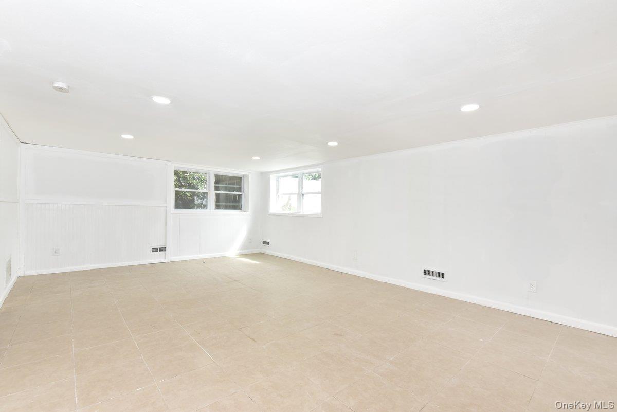 #16 photo, 3287 Milburn Avenue, 長島 Baldwin , NY 11510