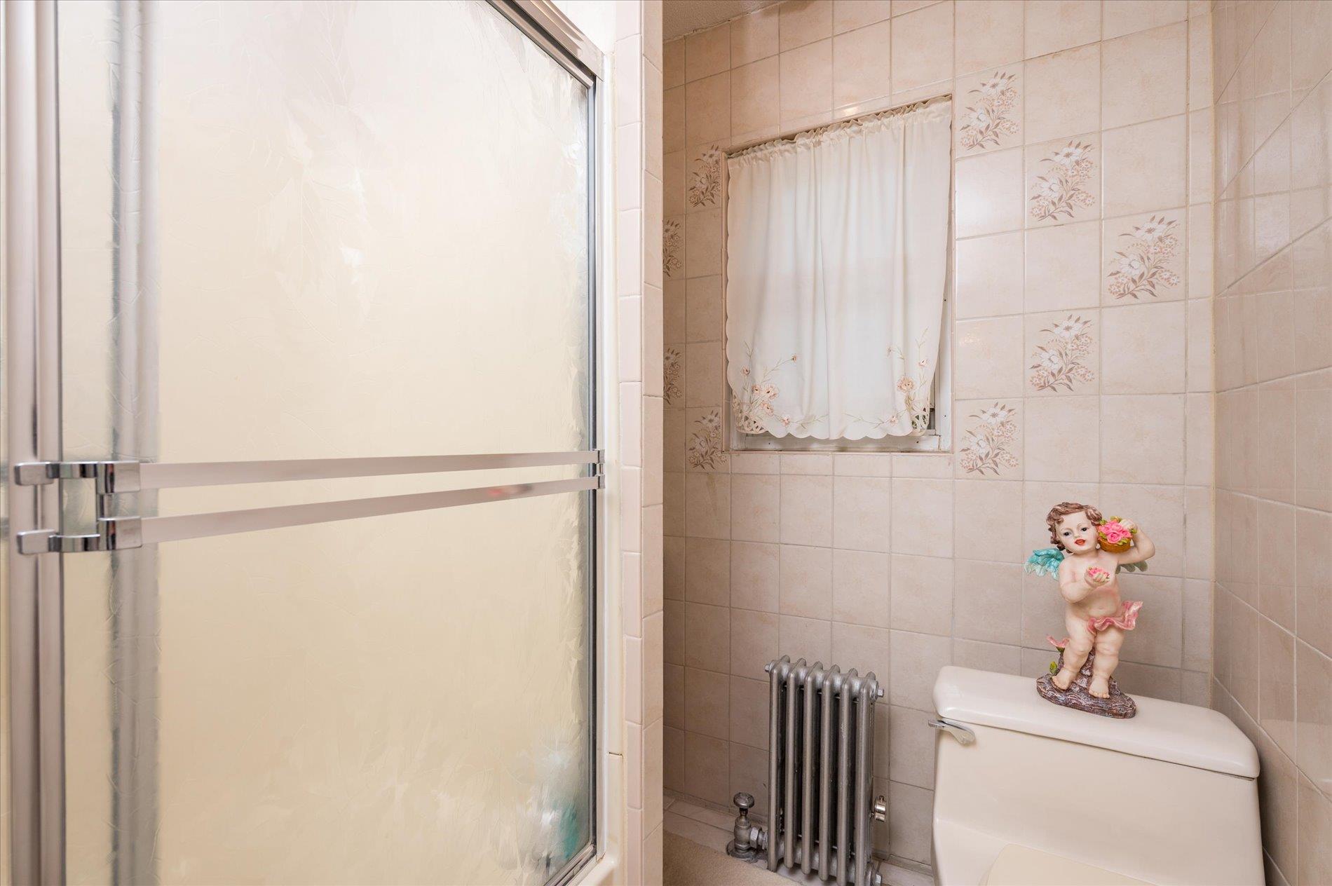 #11 photo, 29-05 160 Street, クイーンズ区 Flushing , NY 11358