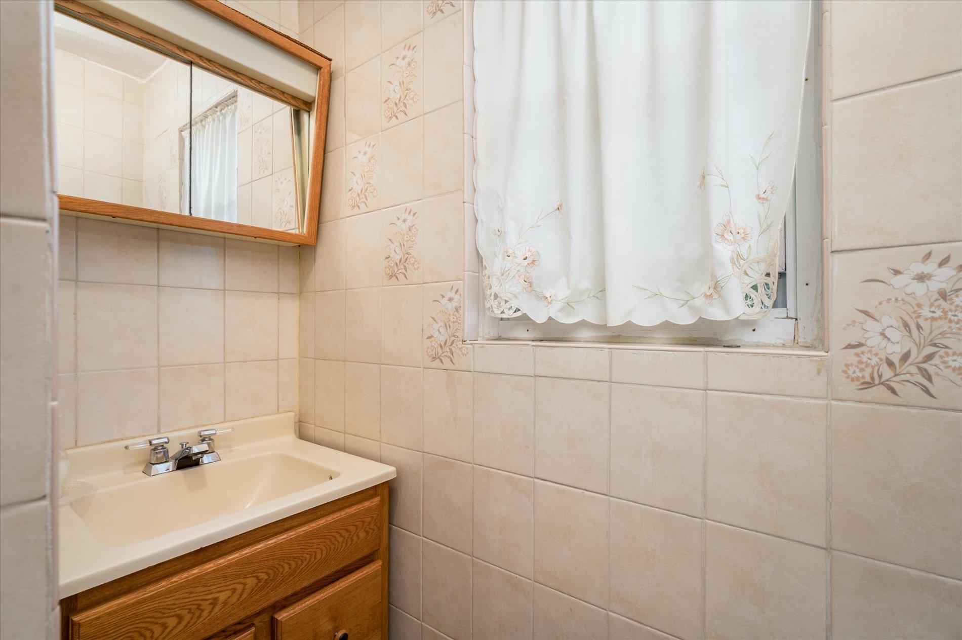 #12 photo, 29-05 160 Street, クイーンズ区 Flushing , NY 11358