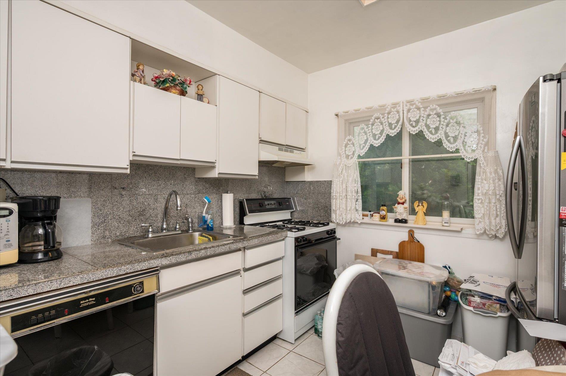 #8 photo, 29-05 160 Street, クイーンズ区 Flushing , NY 11358