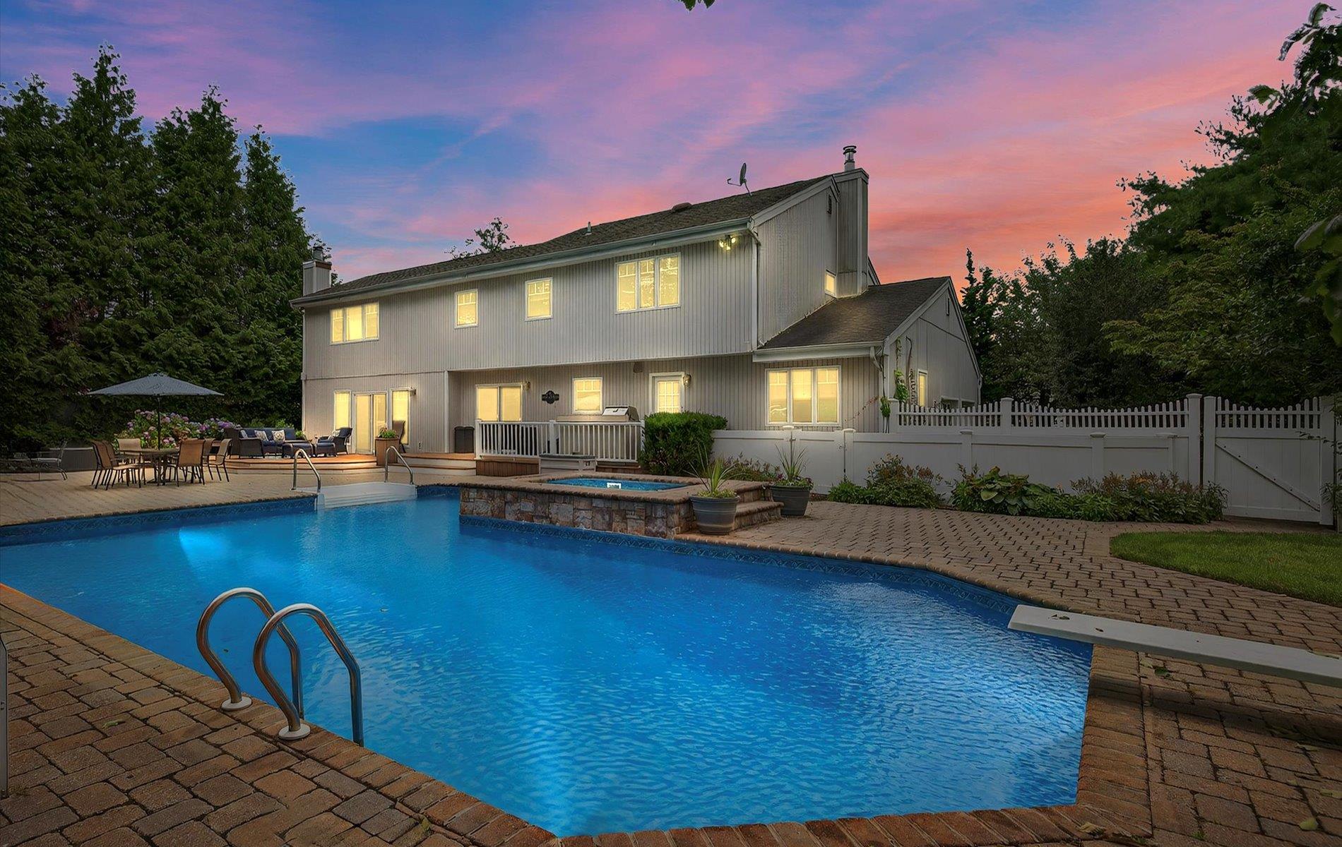 #1 photo, 25 Barbera Road, 东长岛 康马克 Commack , NY 11725