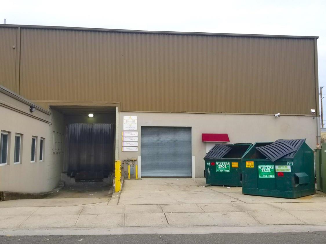 #3 photo, 131 Liberty Ave Avenue, ナッソー郡 Mineola , NY 11501