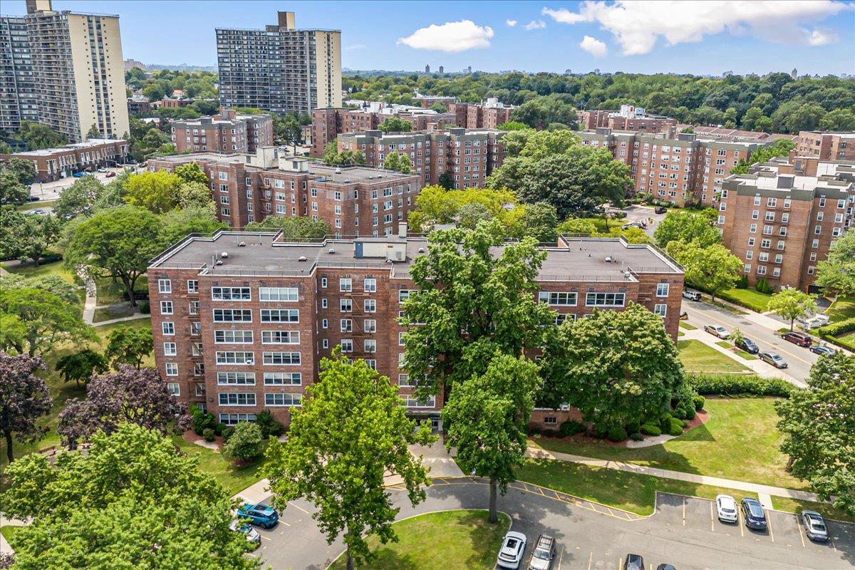 #1 photo, 211-10 18th Avenue, クイーンズ区 Bayside , NY 11360