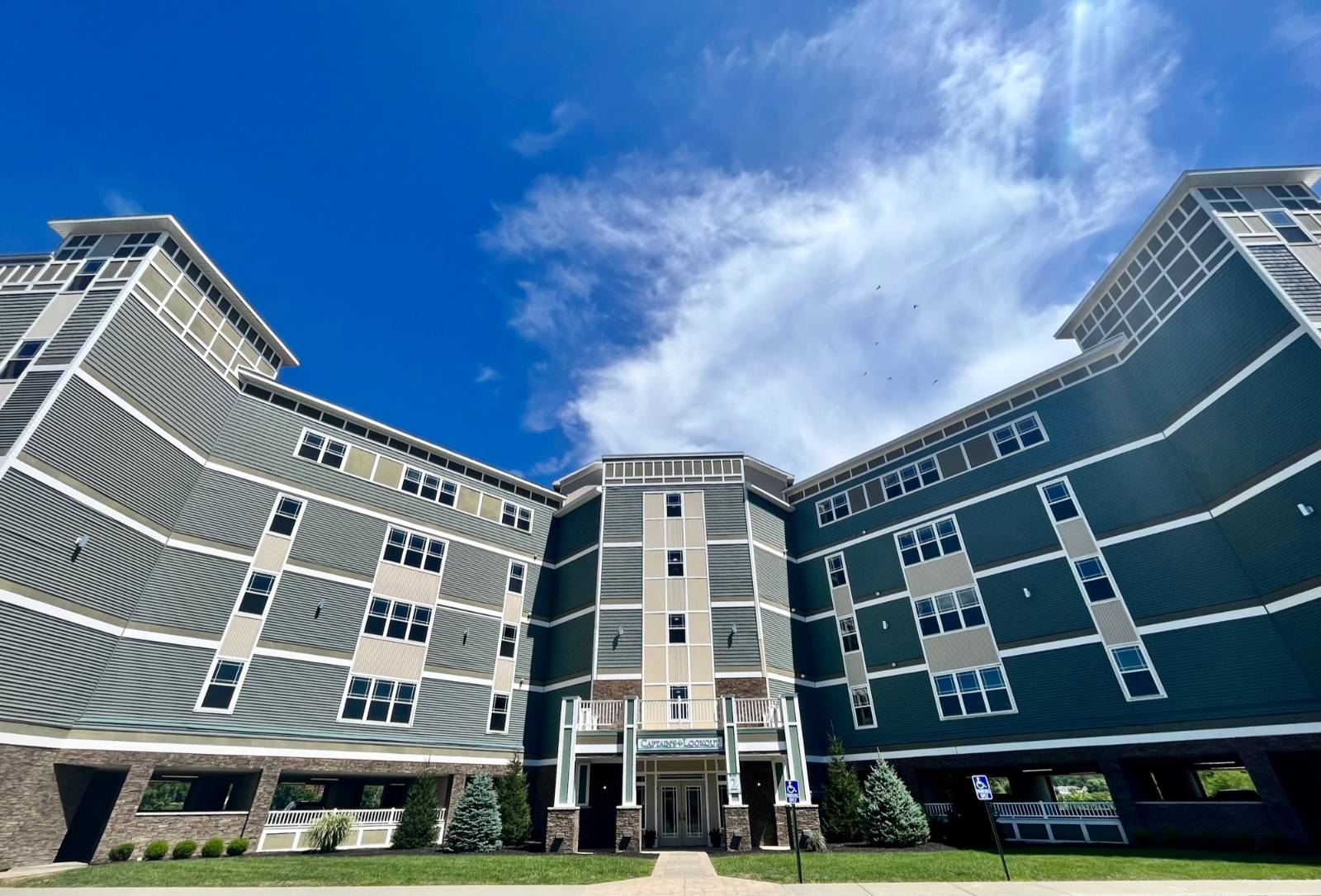 #6 photo, 1101 Captain's Lookout Drive, Cohoes , NY 12047