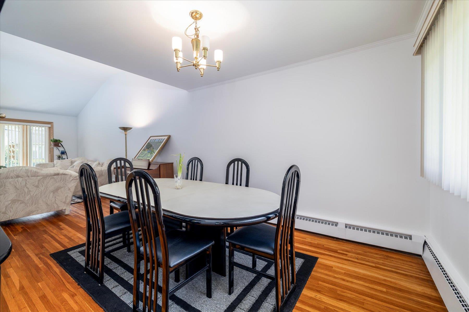 #12 photo, 689 Allwyn Street, Baldwin , NY 11510