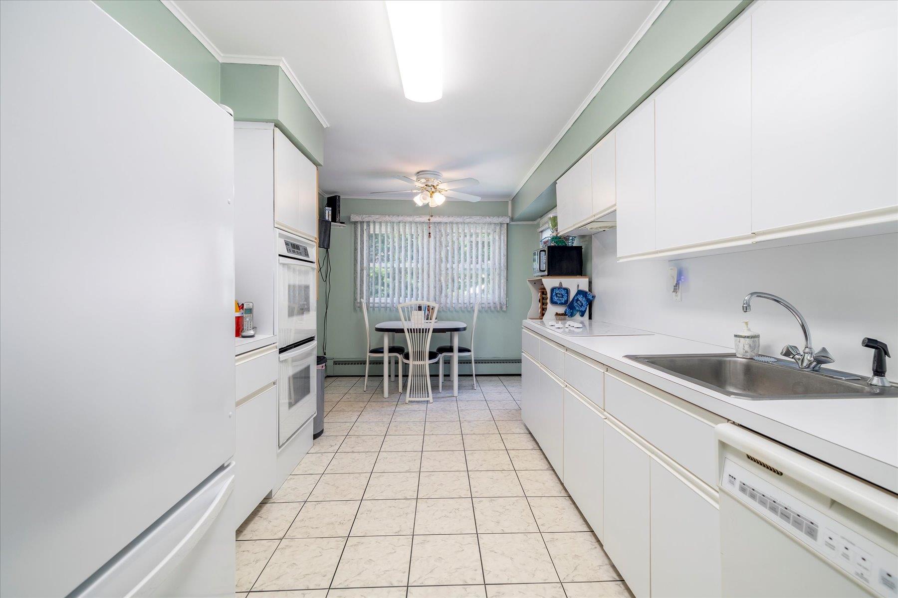 #14 photo, 689 Allwyn Street, Baldwin , NY 11510