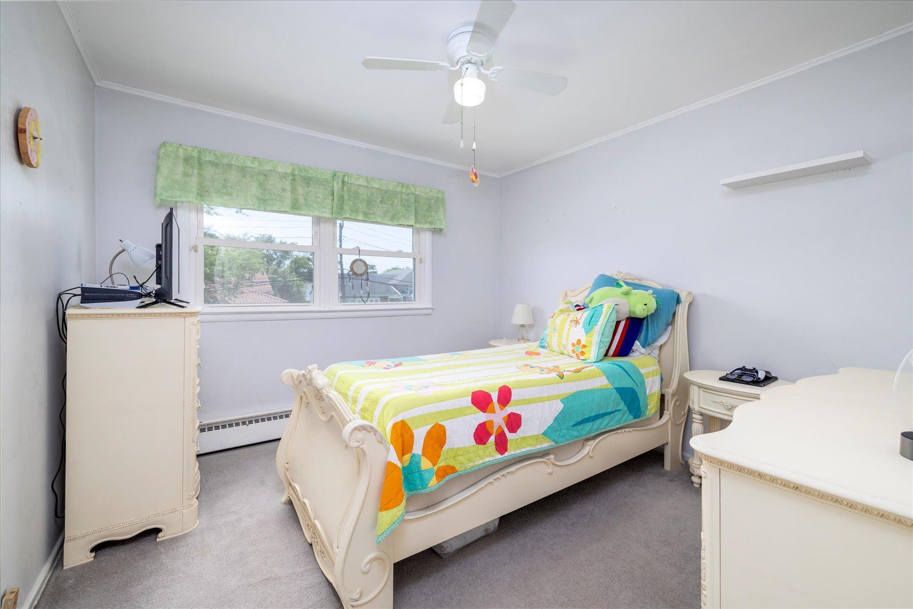 #18 photo, 689 Allwyn Street, Baldwin , NY 11510