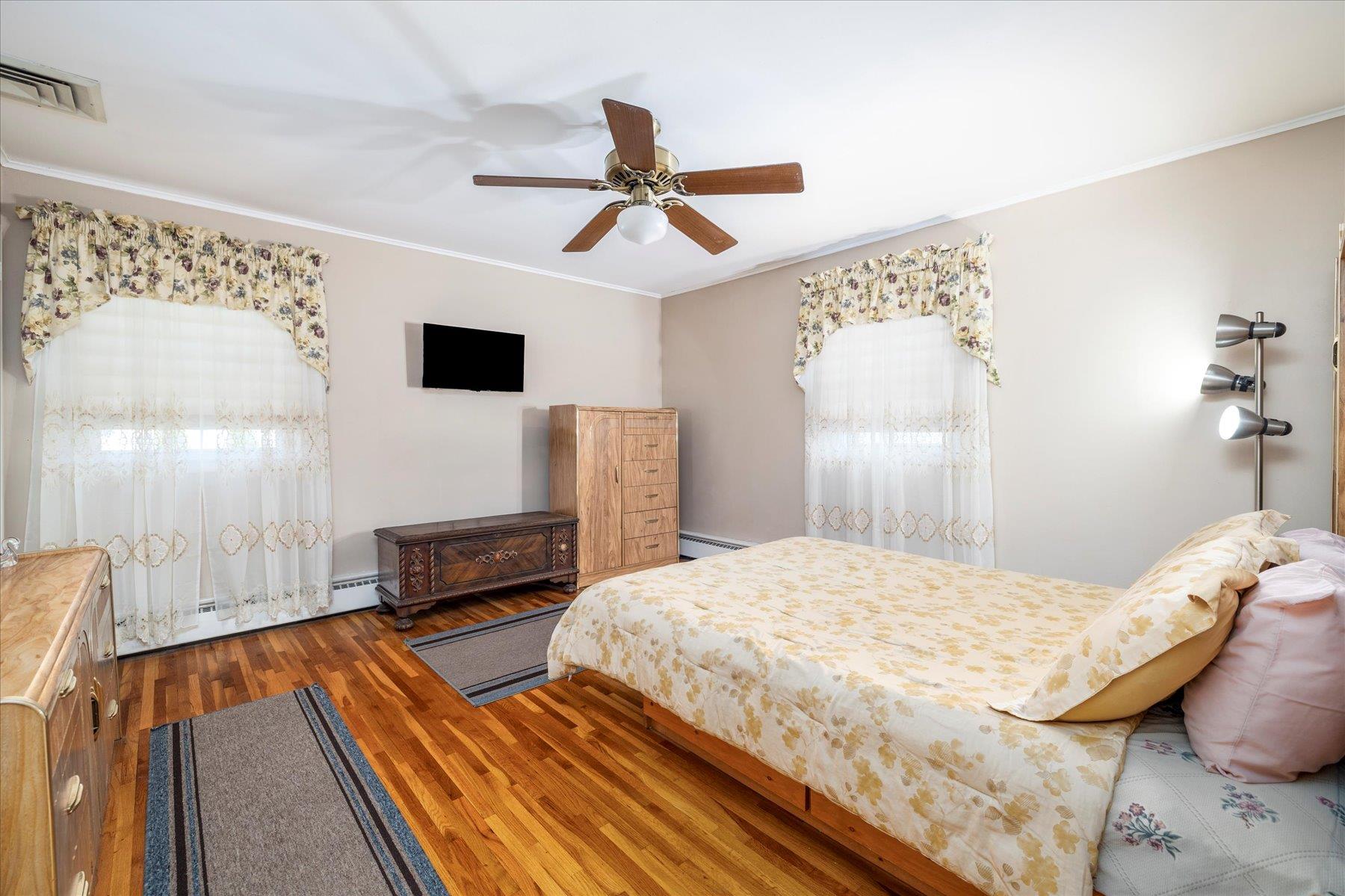 #20 photo, 689 Allwyn Street, Baldwin , NY 11510