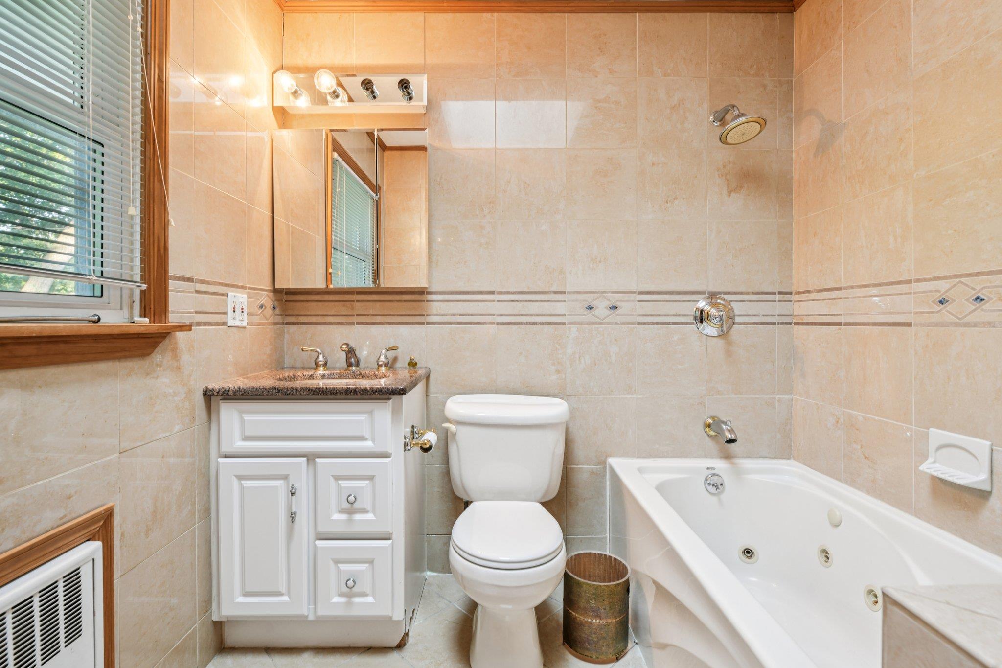 #18 photo, 22 Reynolds Road, ナッソー郡 Glen Cove , NY 11542