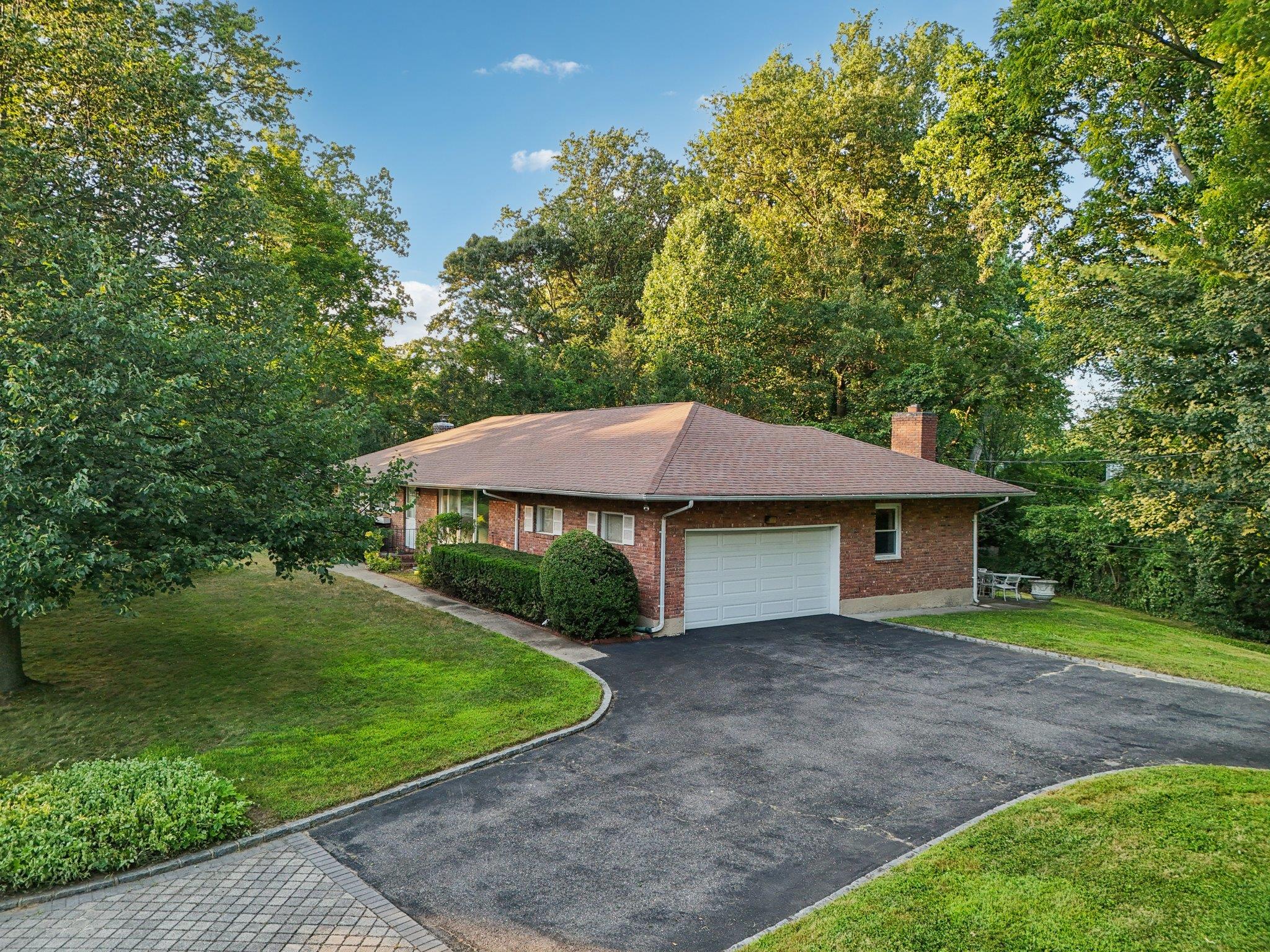 #2 photo, 22 Reynolds Road, ナッソー郡 Glen Cove , NY 11542