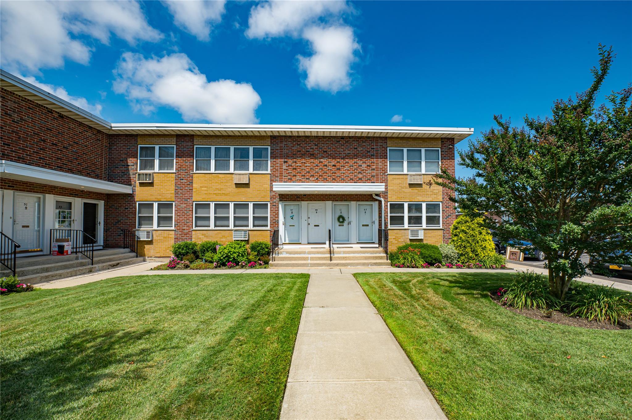 #1 photo, 59 Farber Drive, 東長島 West Babylon , NY 11704