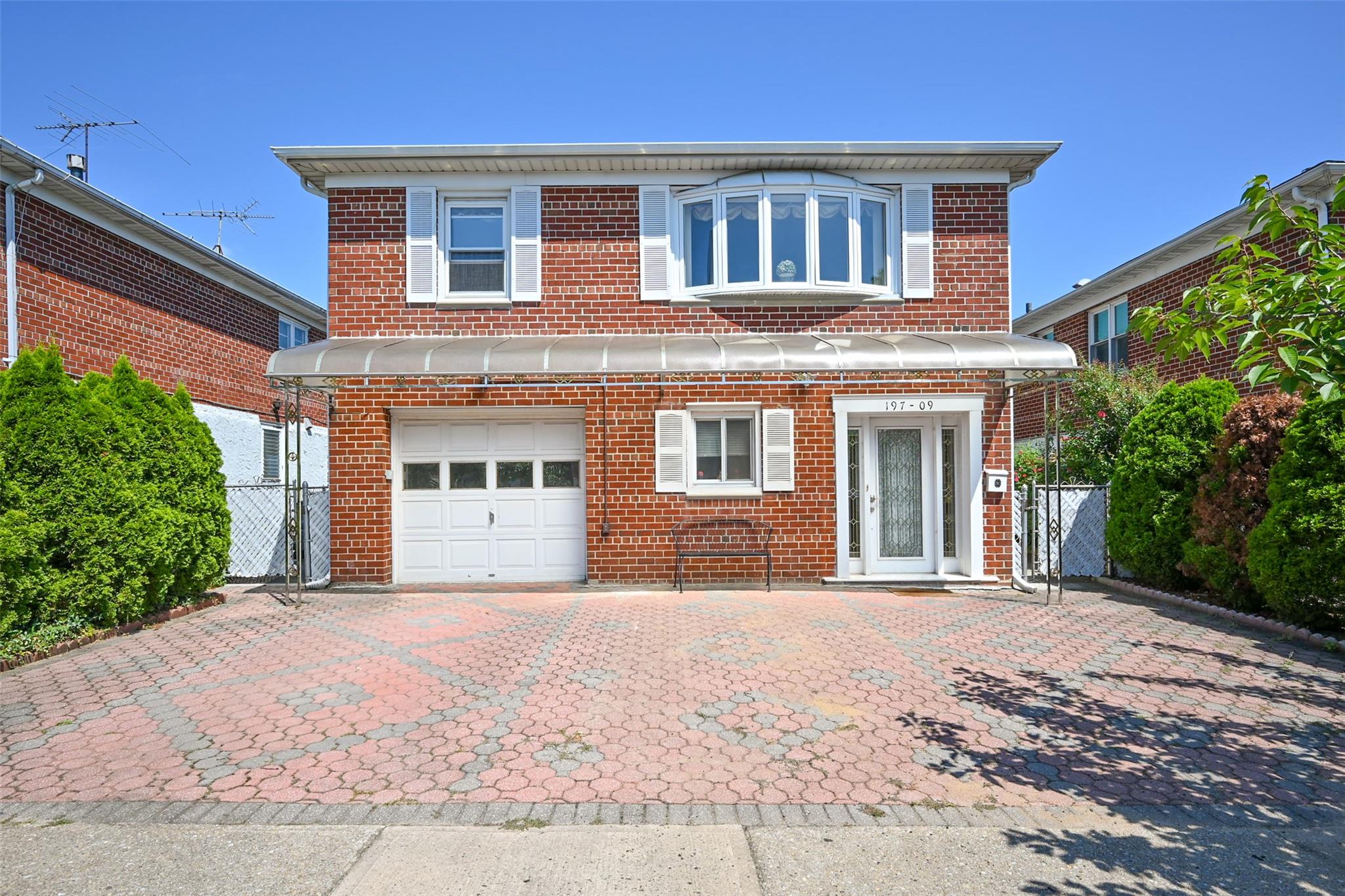 #1 photo, 197-09 46 Avenue, 플러싱 Flushing , NY 11358