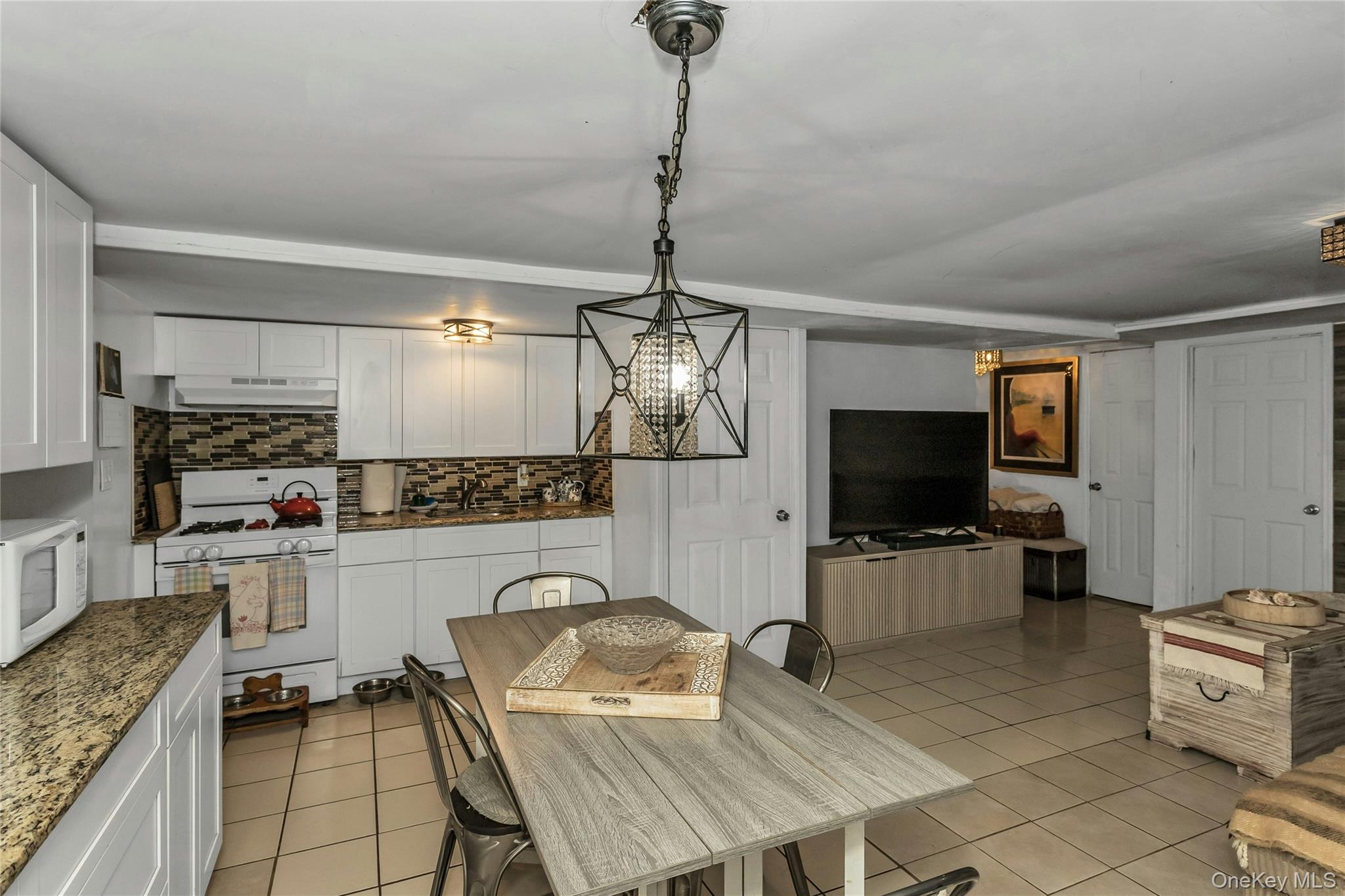 #10 photo, 631 Hollywood Avenue, Bronx , NY 10465