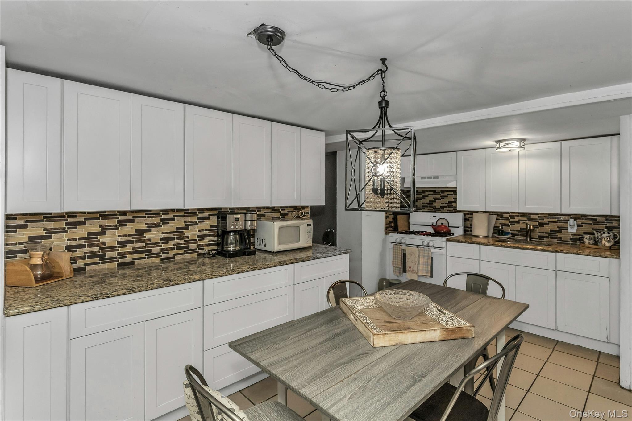 #11 photo, 631 Hollywood Avenue, Bronx , NY 10465