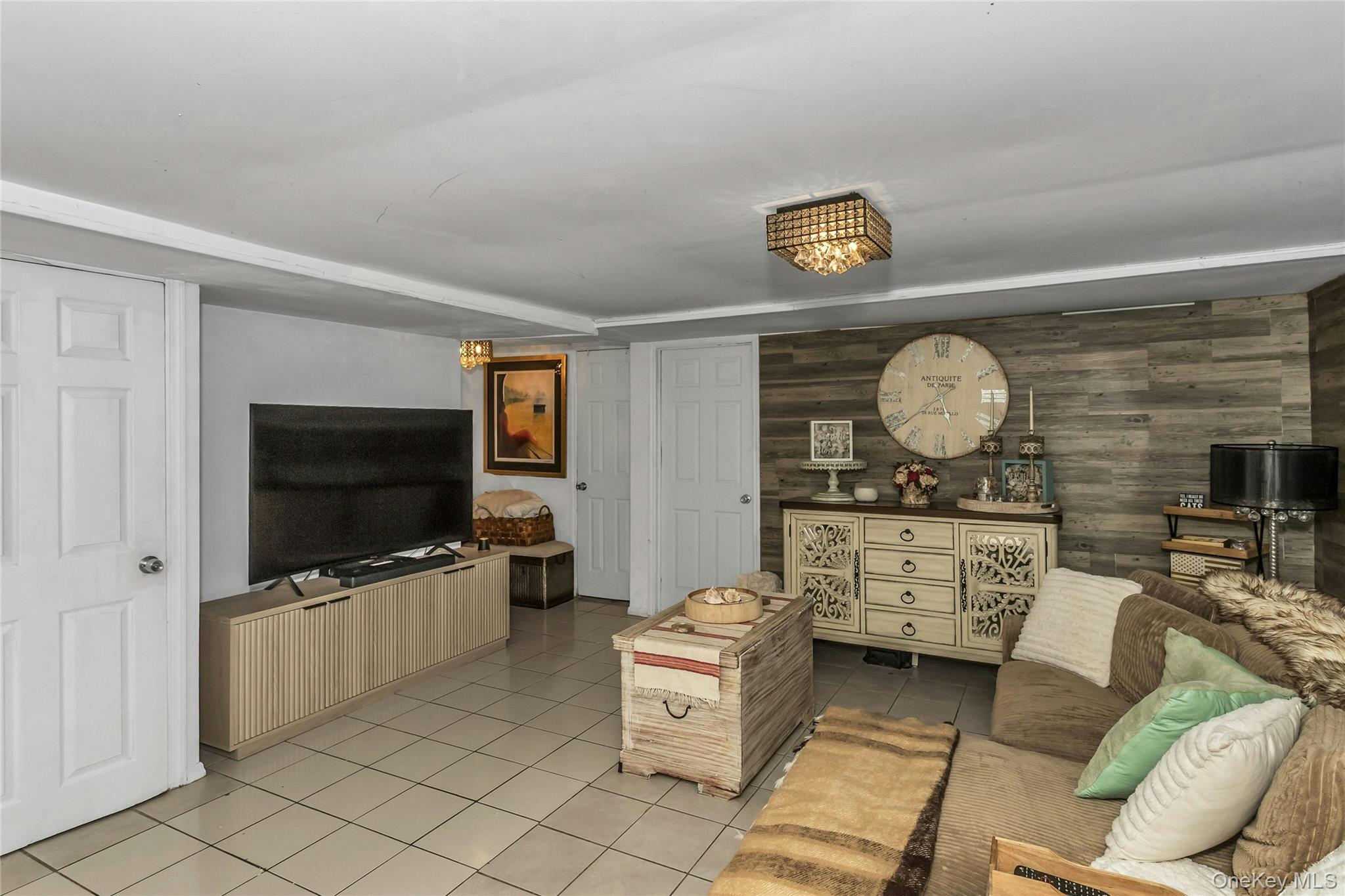 #12 photo, 631 Hollywood Avenue, Bronx , NY 10465