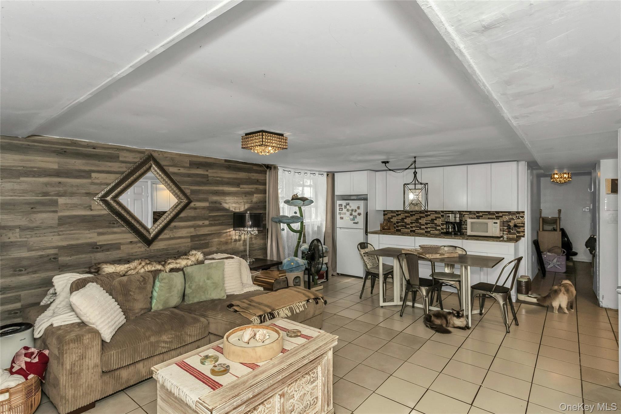 #14 photo, 631 Hollywood Avenue, Bronx , NY 10465