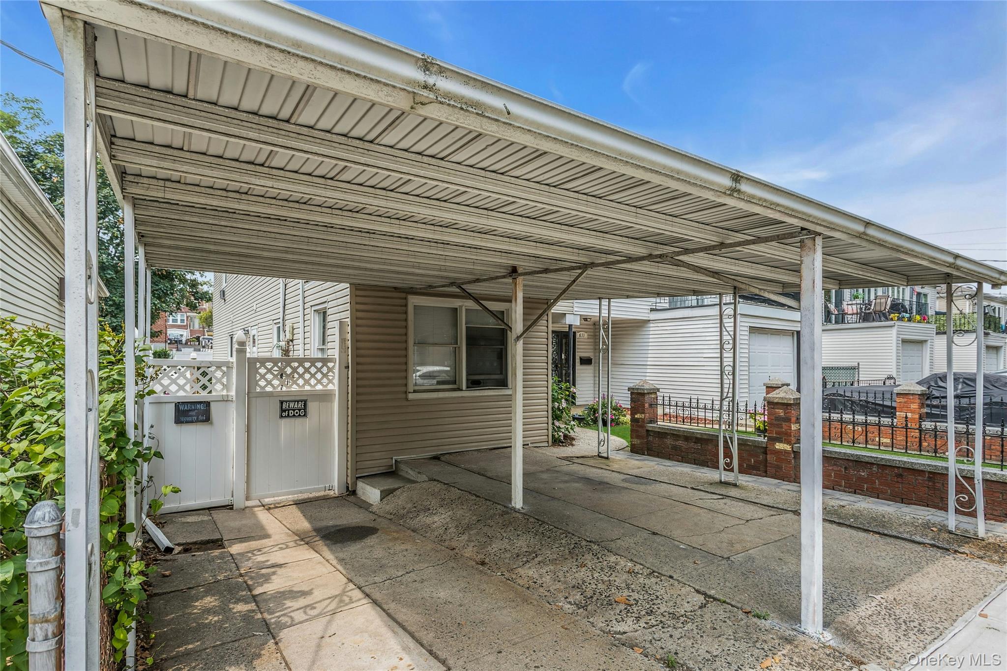 #4 photo, 631 Hollywood Avenue, Bronx , NY 10465