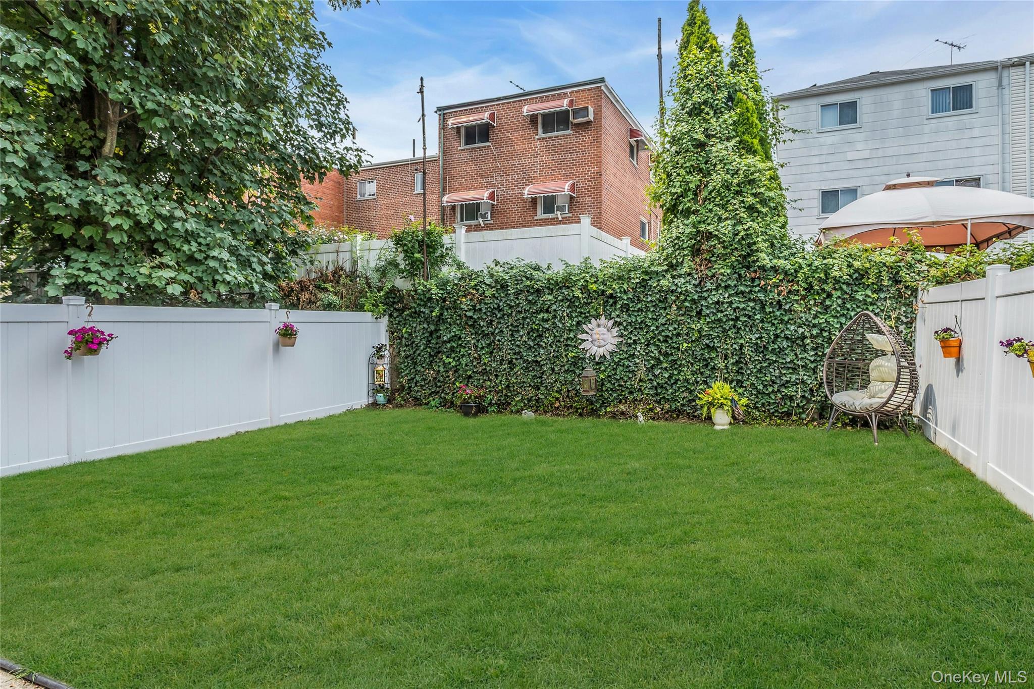 #6 photo, 631 Hollywood Avenue, Bronx , NY 10465