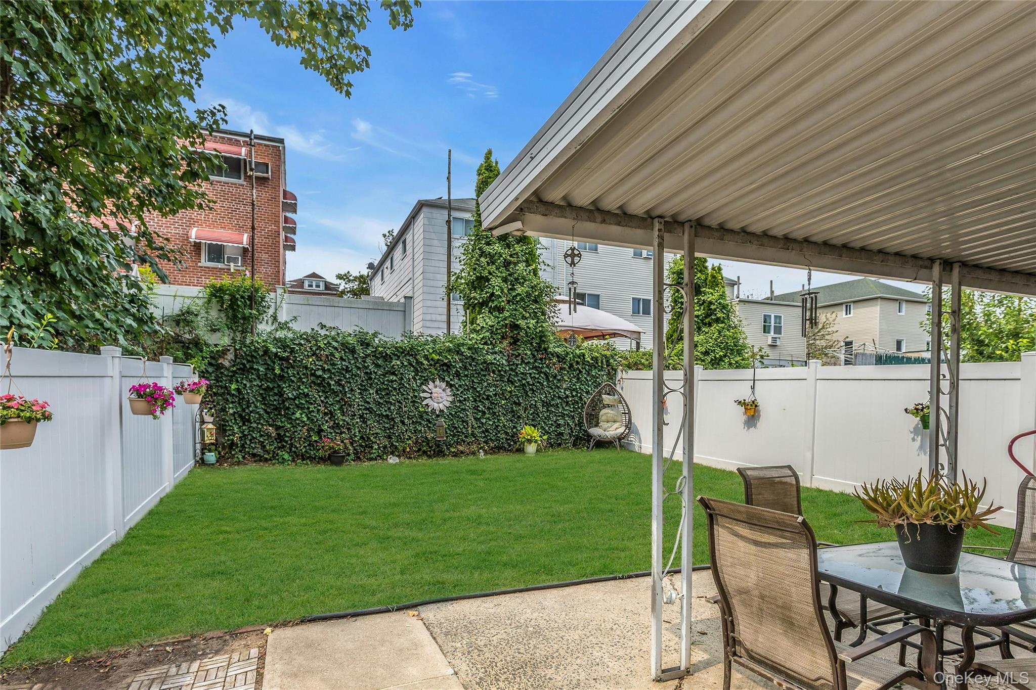 #7 photo, 631 Hollywood Avenue, Bronx , NY 10465