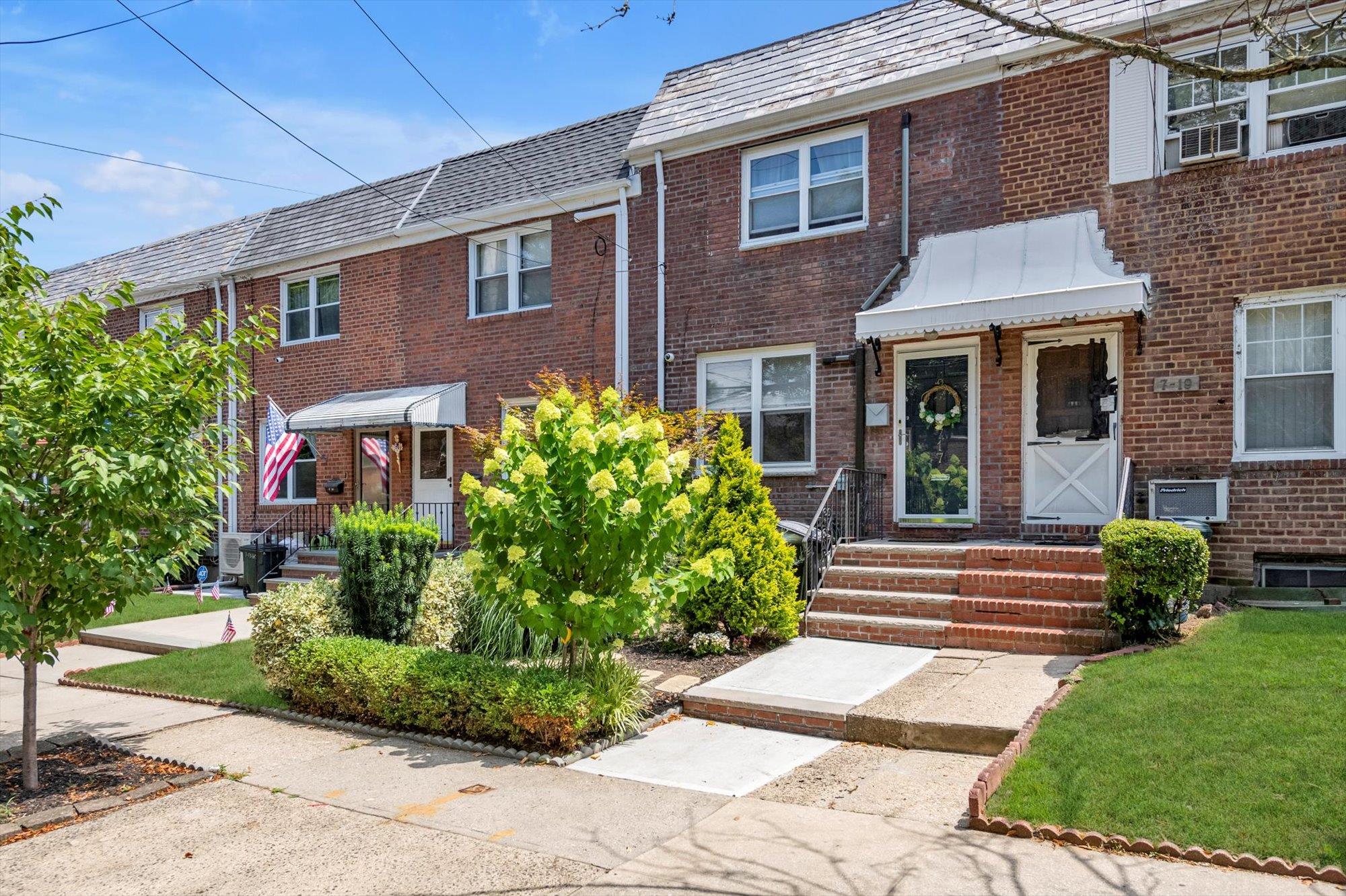 #1 photo, 717 160th Street, 皇后区 Beechhurst , NY 11357