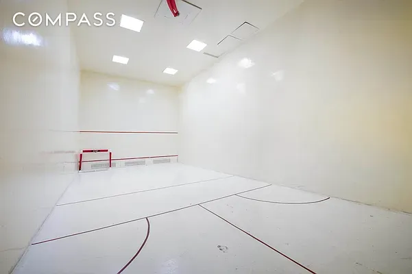 #12 photo, 1 W 67th Street, マンハッタン Upper West Side , NY 10023