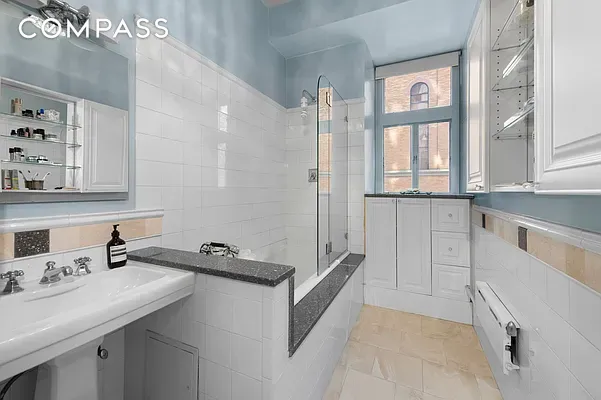 #8 photo, 1 W 67th Street, マンハッタン Upper West Side , NY 10023