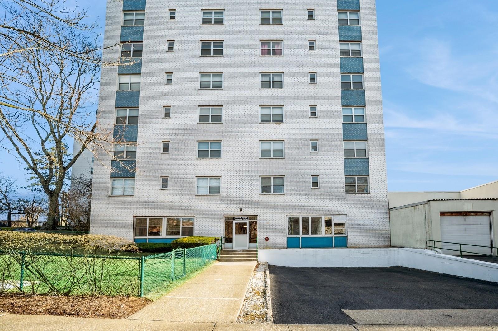 #1 photo, 499 N Broadway, White Plains , NY 10603