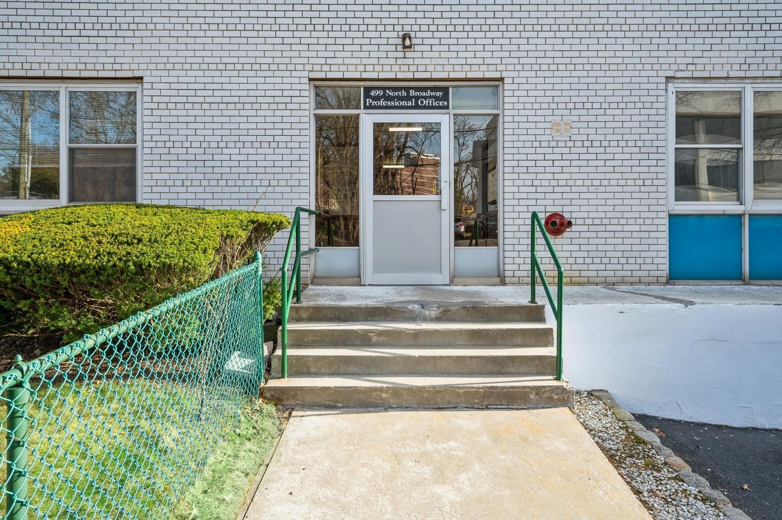 #2 photo, 499 N Broadway, White Plains , NY 10603