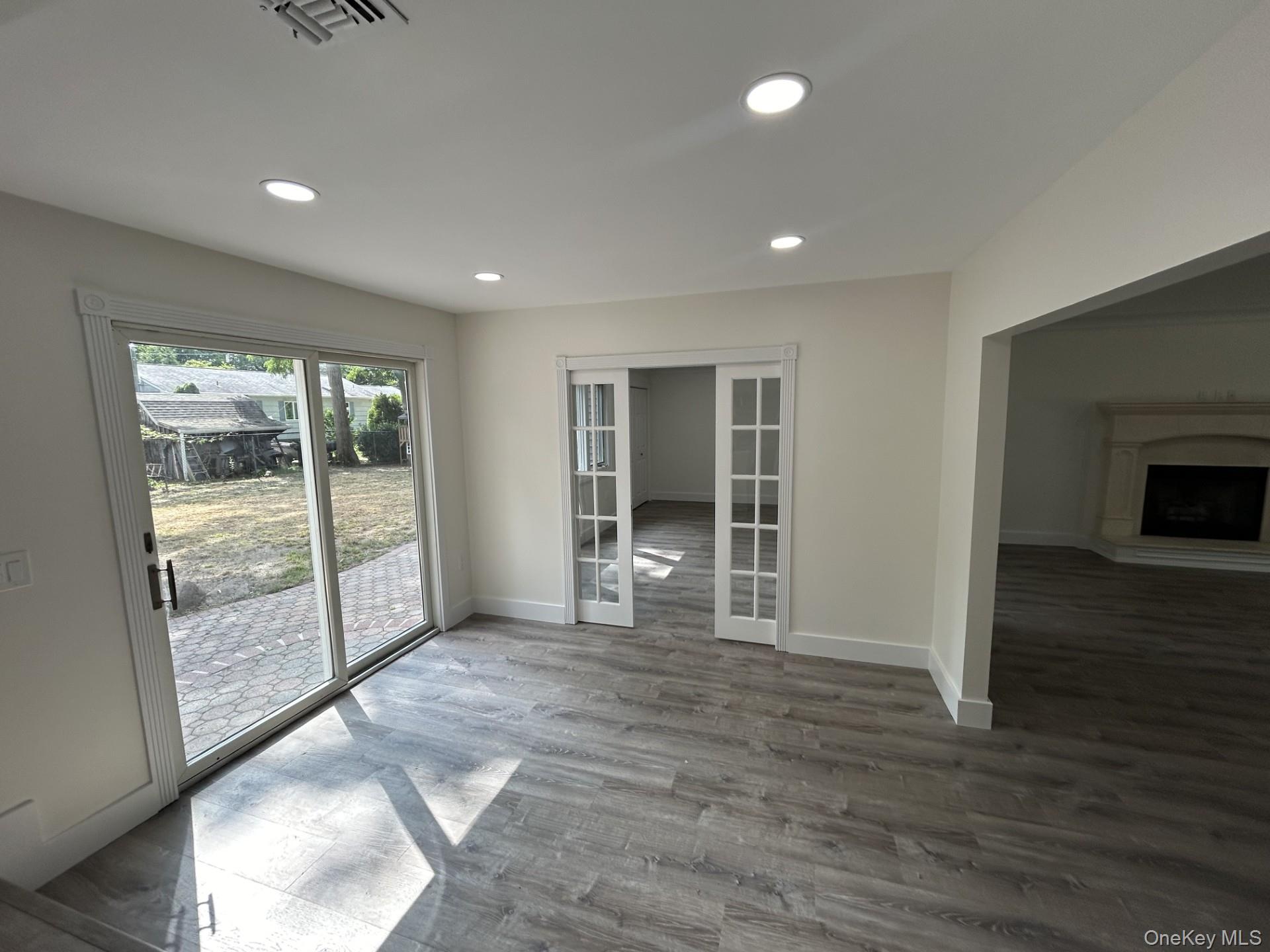 #4 photo, 5 Poplar Court, Miller Place , NY 11764