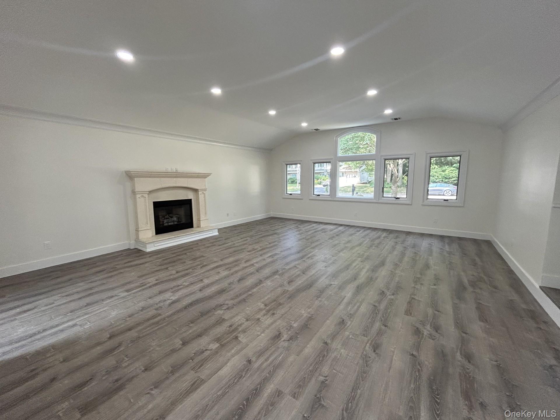 #6 photo, 5 Poplar Court, Miller Place , NY 11764