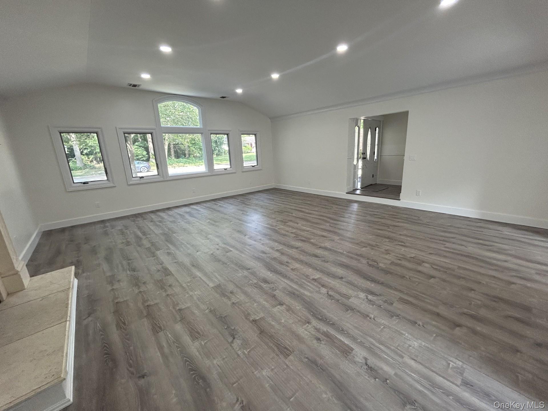 #7 photo, 5 Poplar Court, Miller Place , NY 11764