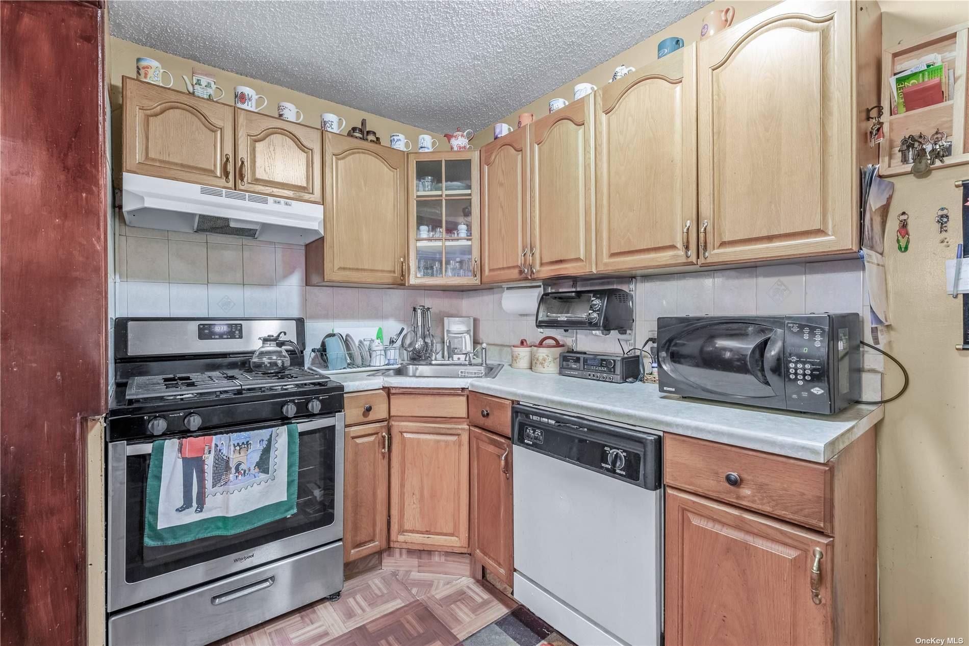 #10 photo, 231-08 Mentone Avenue, Laurelton , NY 11413