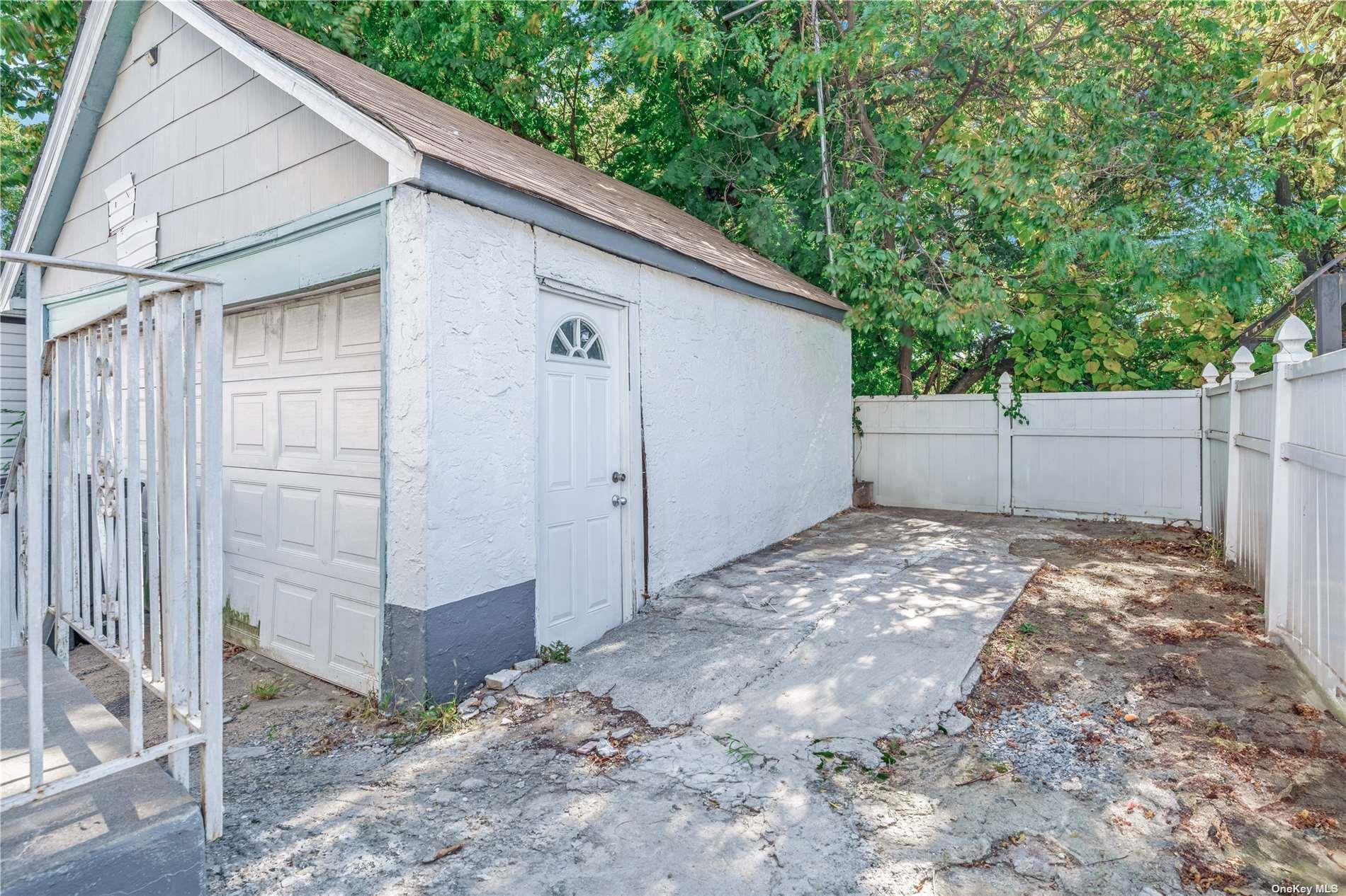 #17 photo, 231-08 Mentone Avenue, Laurelton , NY 11413