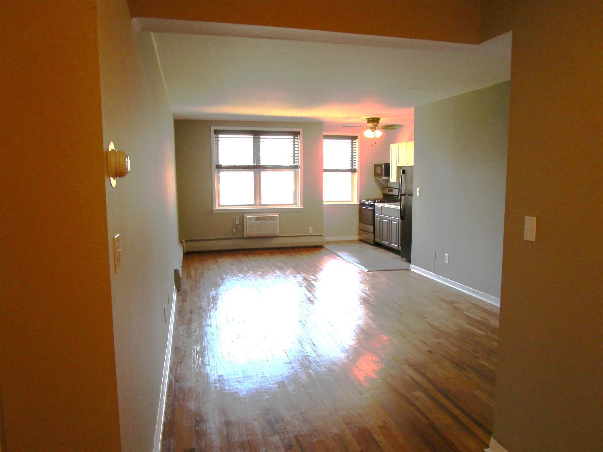 #7 photo, 20 Daley Place, ナッソー郡 Lynbrook , NY 11563