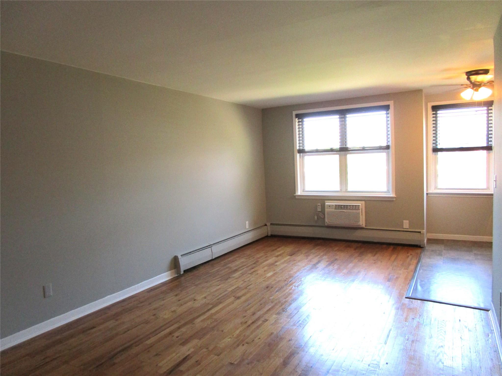 #8 photo, 20 Daley Place, ナッソー郡 Lynbrook , NY 11563