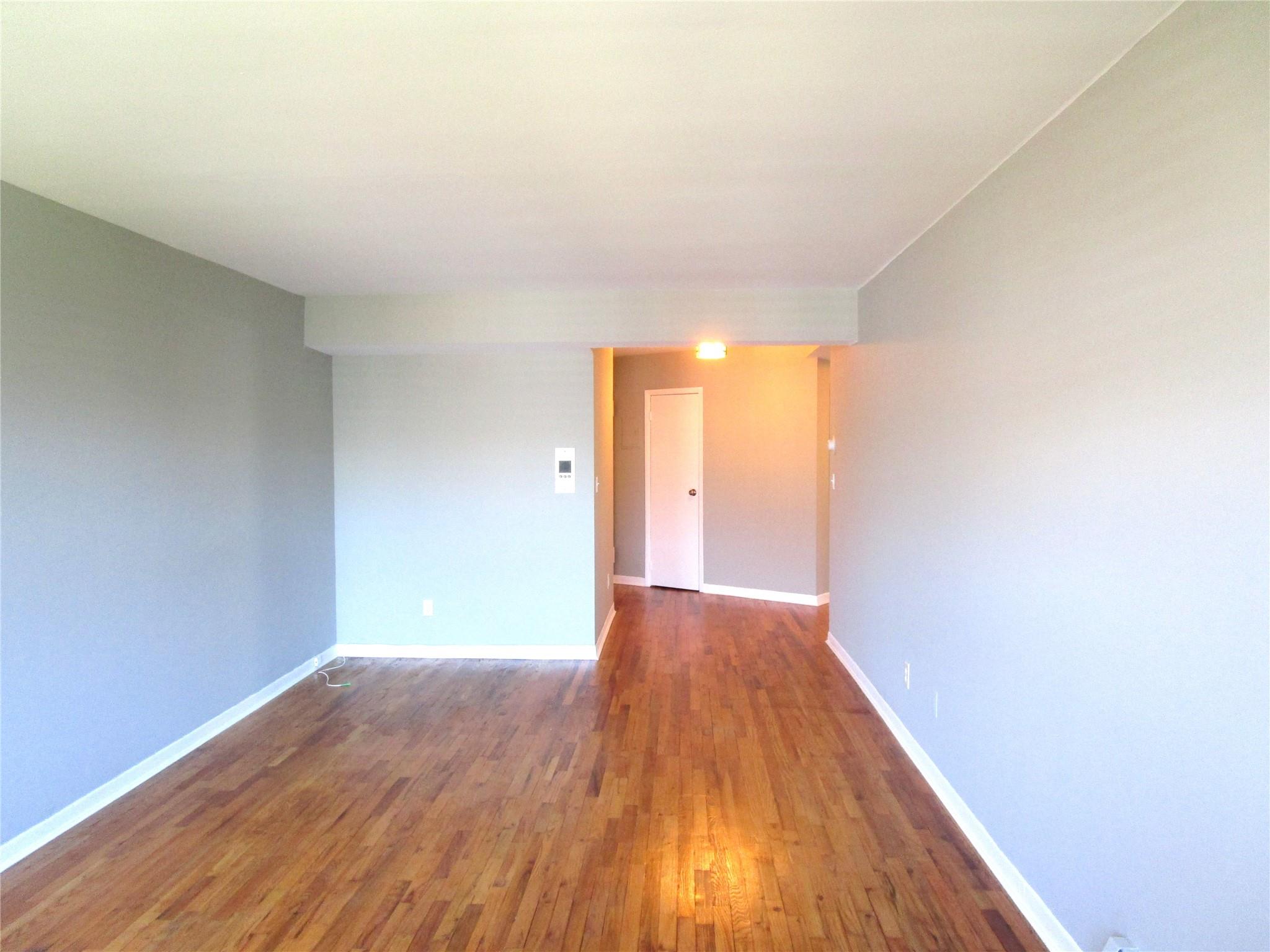 #9 photo, 20 Daley Place, ナッソー郡 Lynbrook , NY 11563