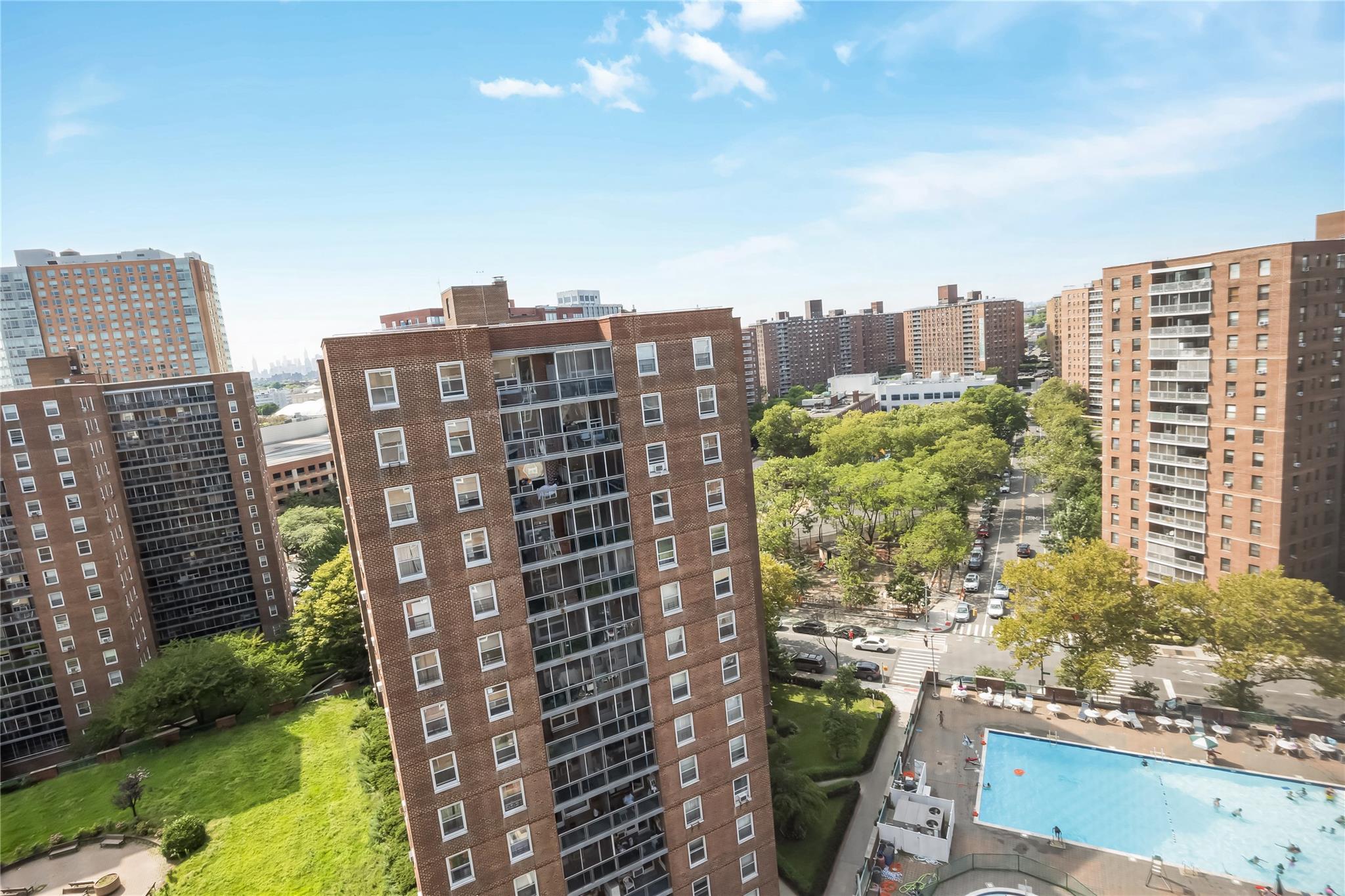 #14 photo, 98-05 63rd Road, 皇后區 雷哥公園 Rego Park , NY 11374