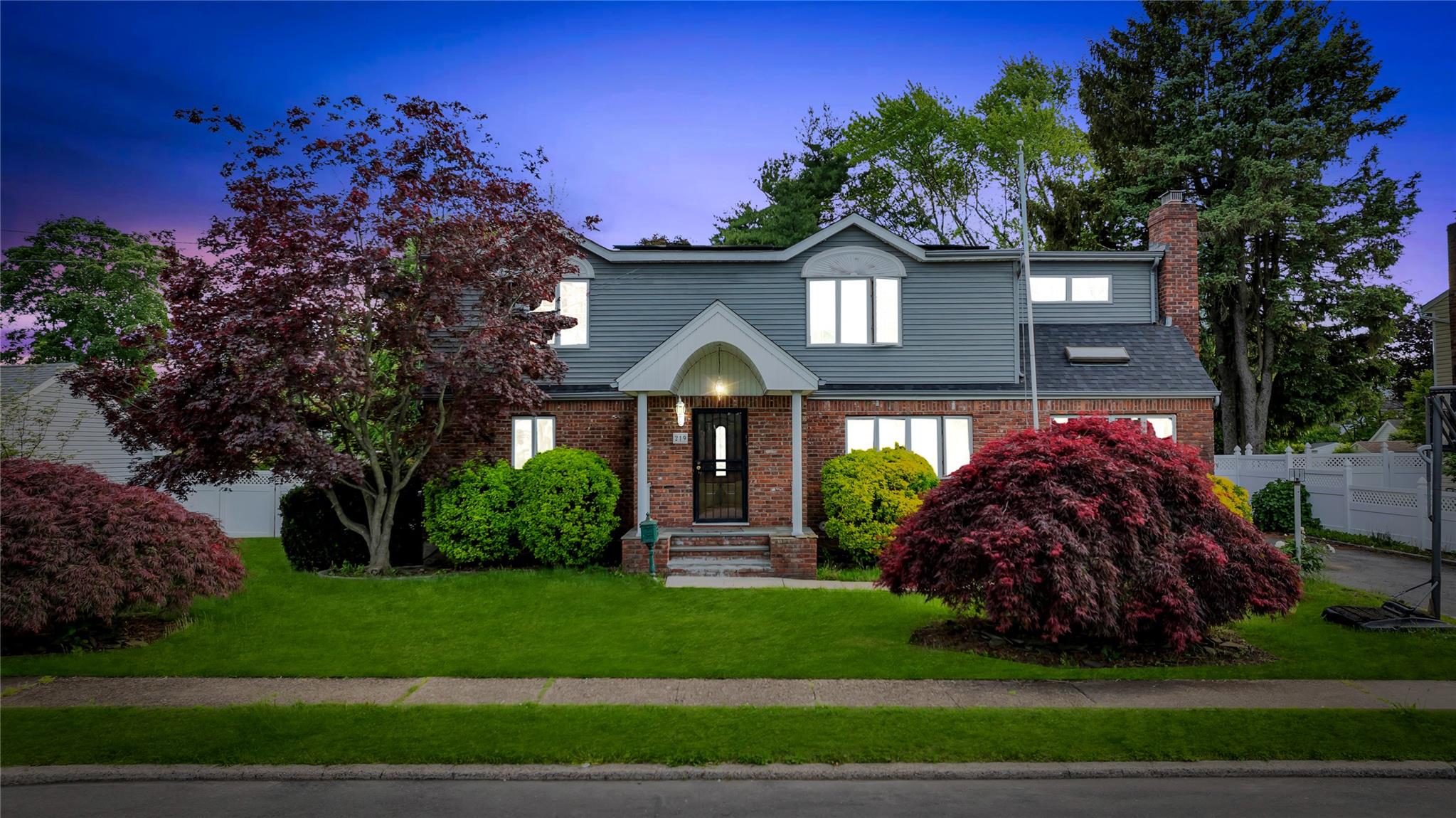 #1 photo, 219 Evergreen Avenue, 長島 貝斯佩奇 Bethpage , NY 11714