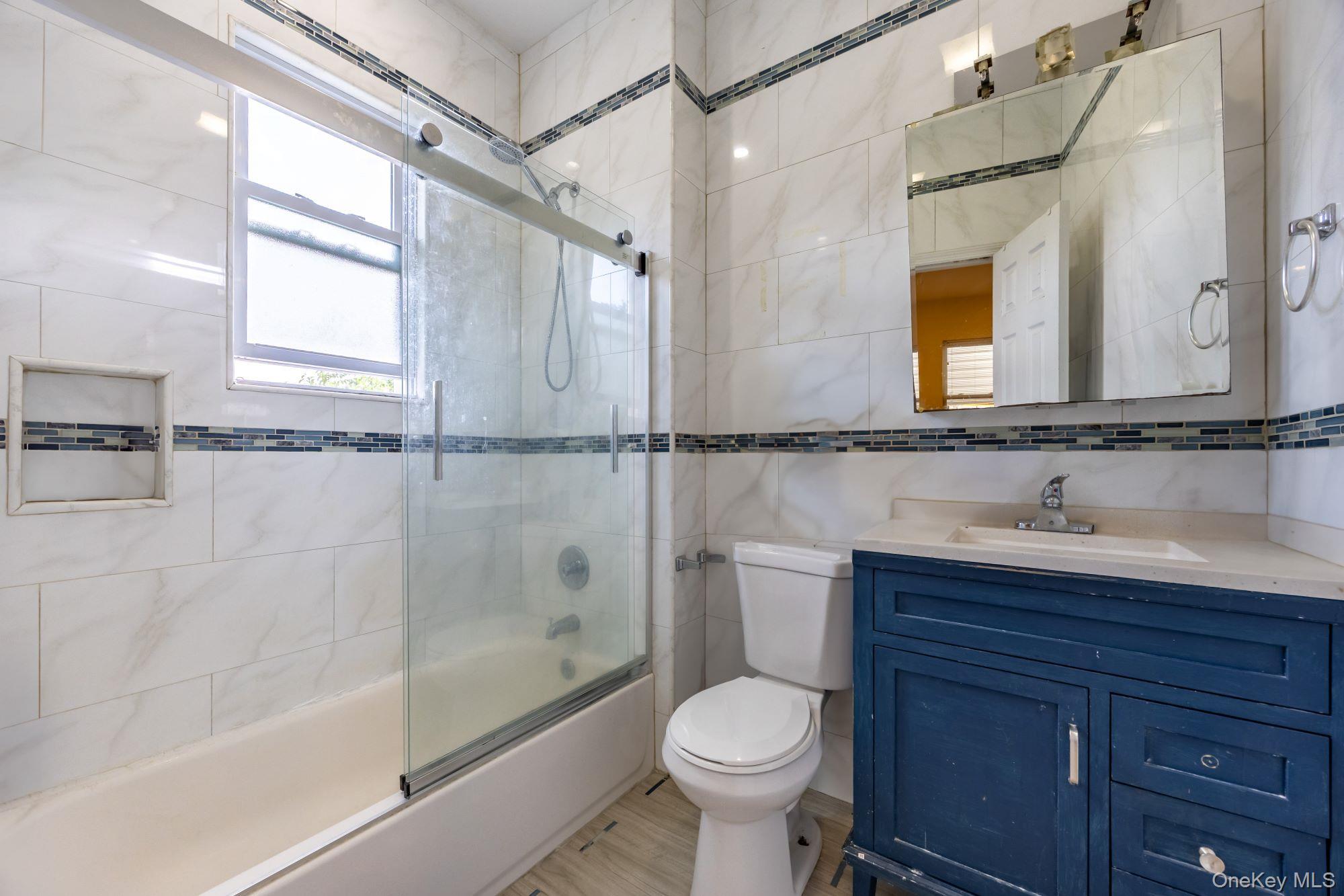 #12 photo, 1050 E 232nd Street, 布朗士 Bronx , NY 10466