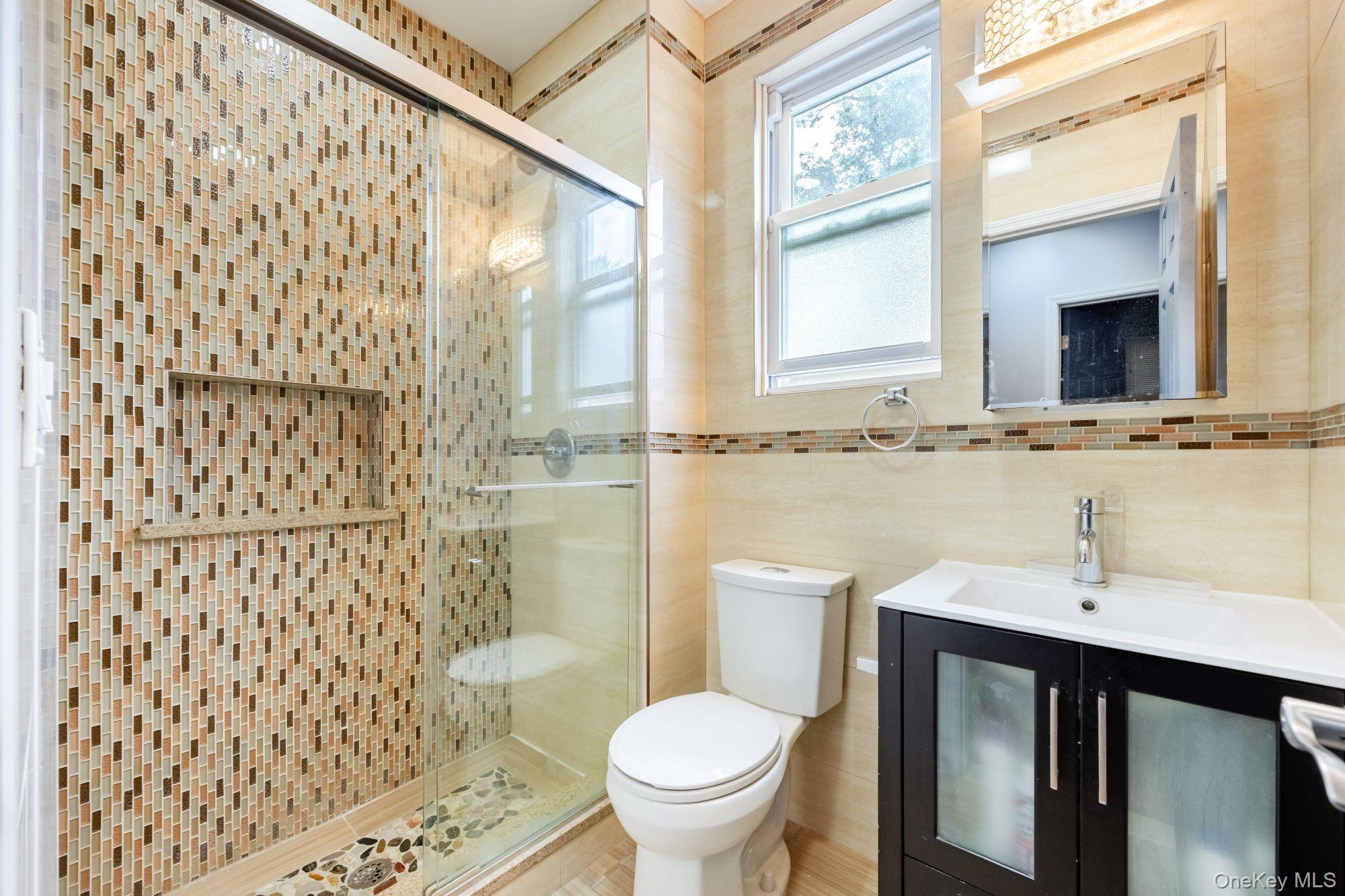 #14 photo, 1050 E 232nd Street, 布朗士 Bronx , NY 10466