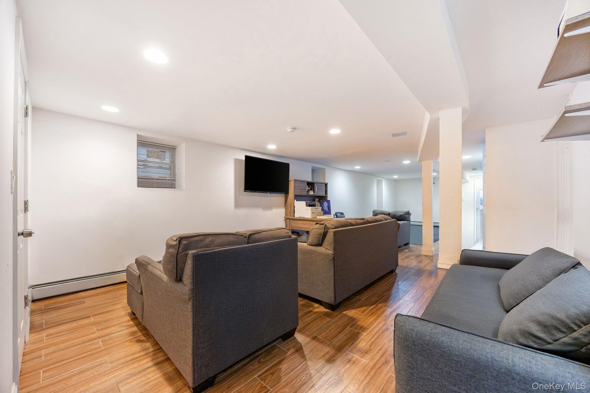 #16 photo, 1050 E 232nd Street, 布朗士 Bronx , NY 10466