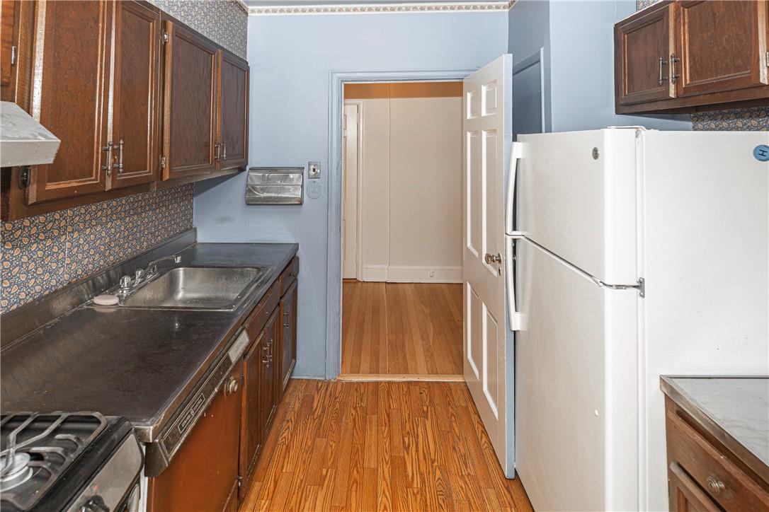 #13 photo, 270 Bronxville Road, Bronxville , NY 10708