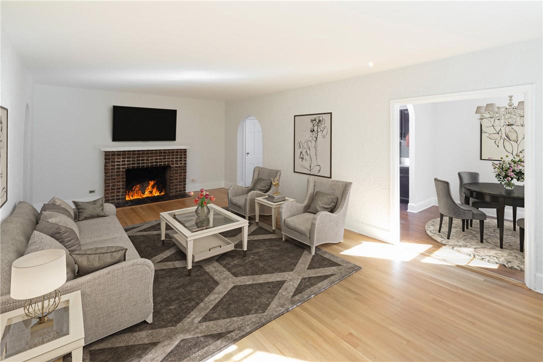 #4 photo, 270 Bronxville Road, Bronxville , NY 10708