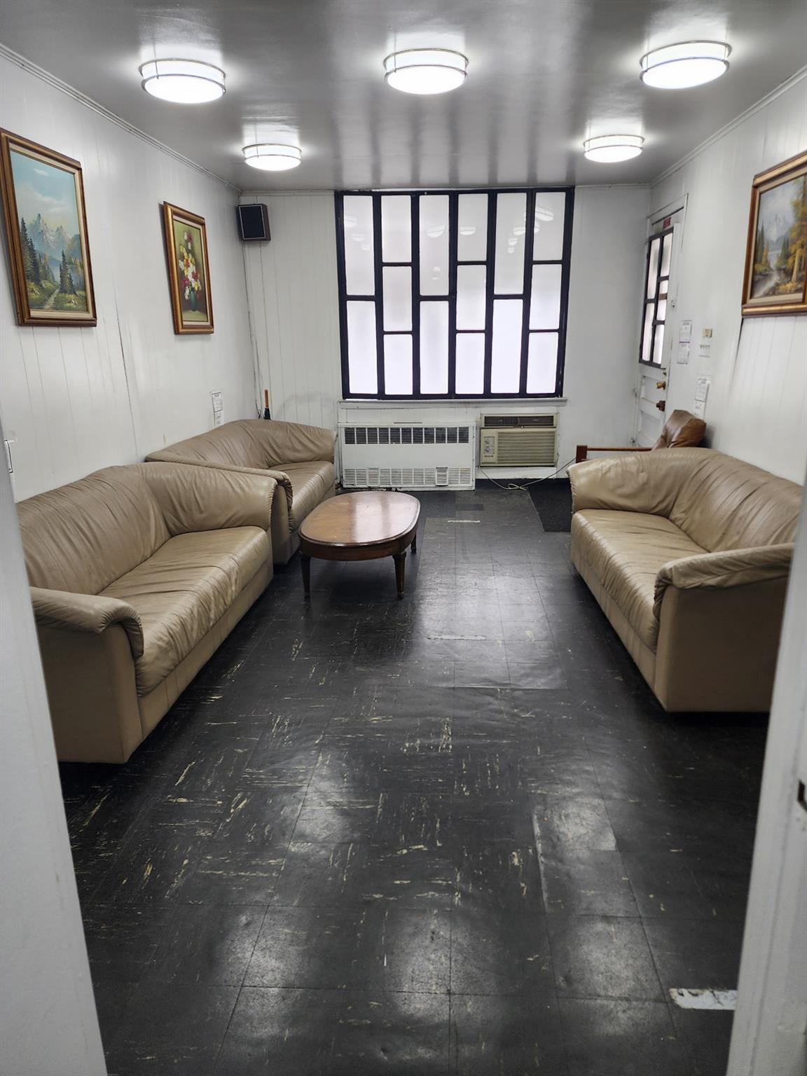 #3 photo, 100-25 Queens Boulevard, クイーンズ区 Forest Hills , NY 11375