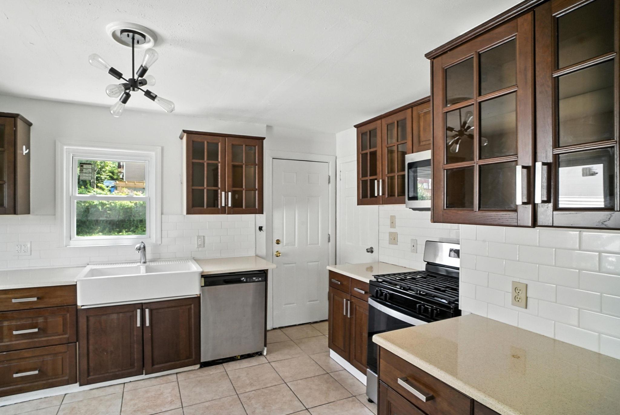 #10 photo, 71 Commonwealth Avenue, Middletown , NY 10940