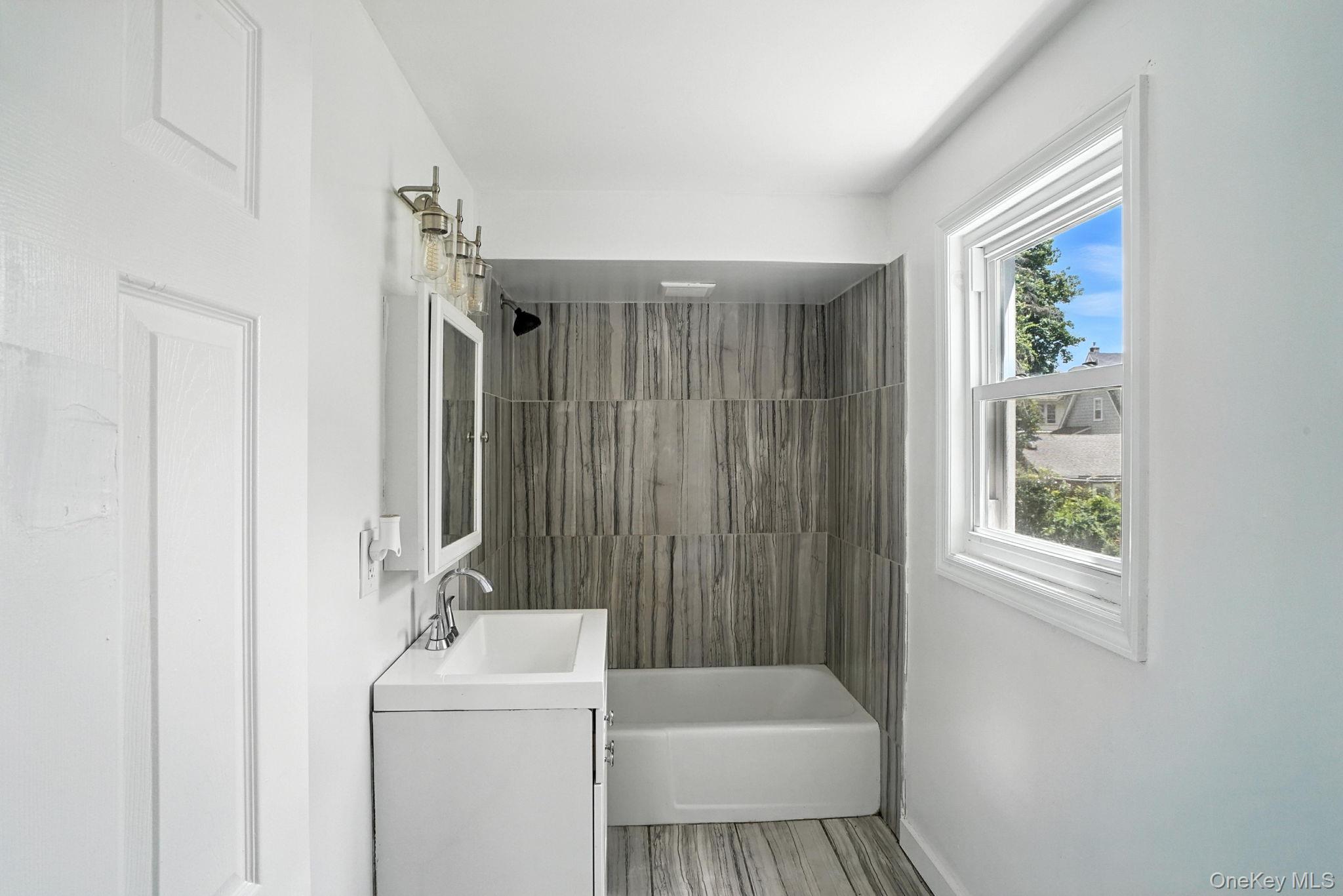 #14 photo, 71 Commonwealth Avenue, Middletown , NY 10940