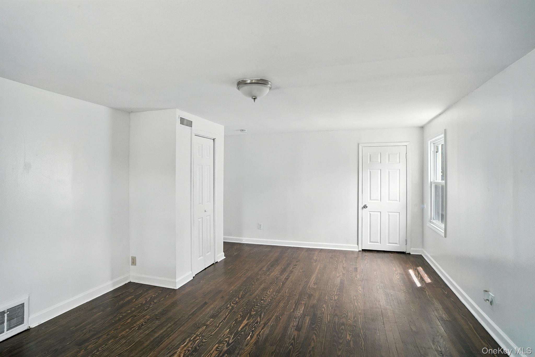 #17 photo, 71 Commonwealth Avenue, Middletown , NY 10940