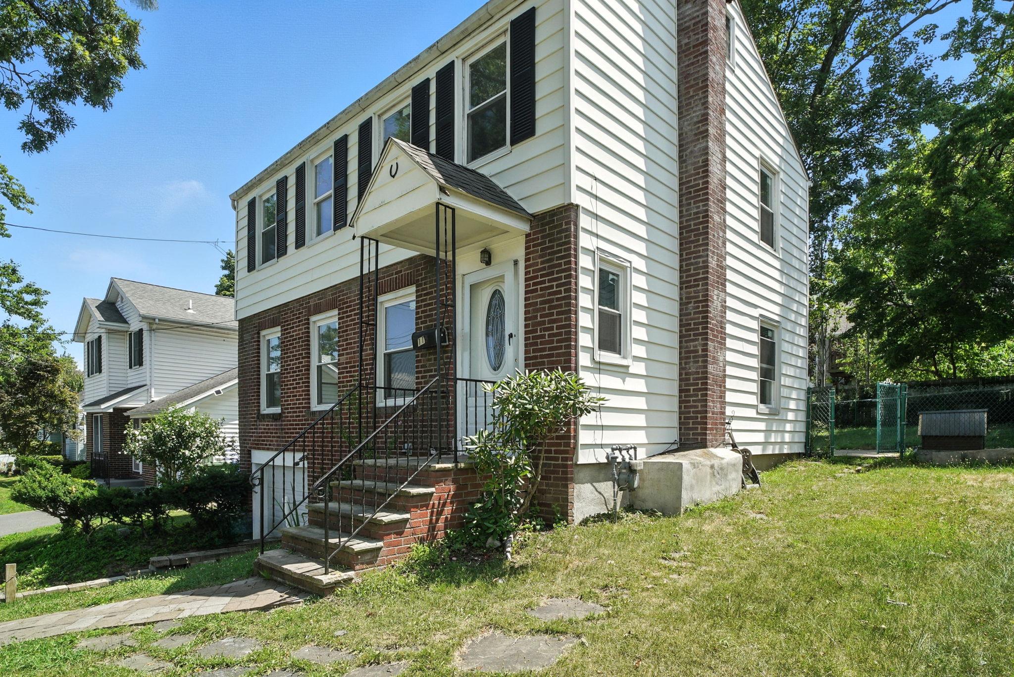 #2 photo, 71 Commonwealth Avenue, Middletown , NY 10940